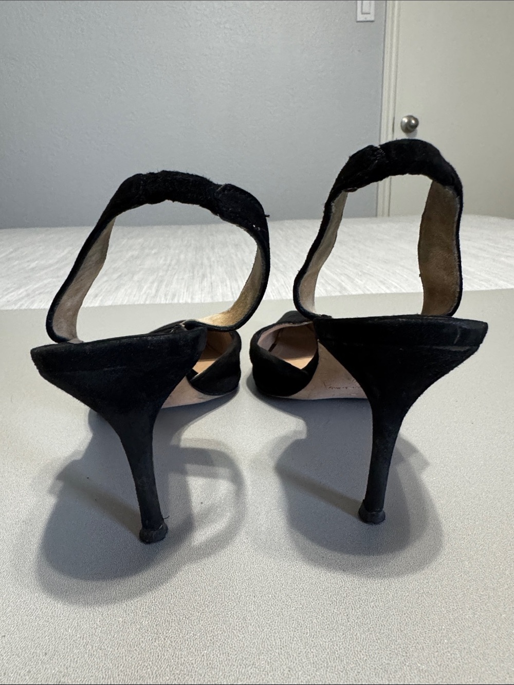 Manolo Blahnik Carolyne Black Suede Slingback Pointed Pumps Size EU 39 / US 8.5 - Picture 7 of 17